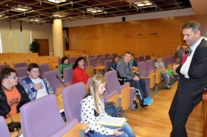 S kaksnimi ovirami se v kk srecujejo gibalno ovirani